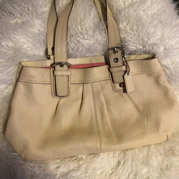 COACH A1072 F13733 Soho Cream Pebbled Leather Pleated Tote - Picture 3 of 11